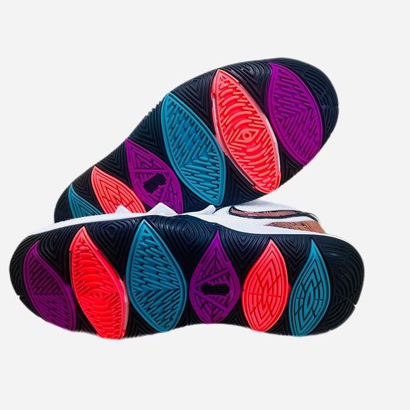 Nike Kyrie 5 “Black History Month” Basketball Shoes CI7894-100 “GS” Youth 4Y - Picture 8 of 9